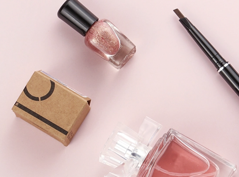 What are the precautions for the selection of cosmetics packaging materials?